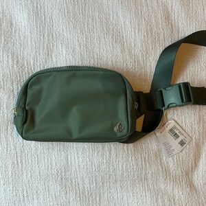 Green, Everywhere belt bag, NWT